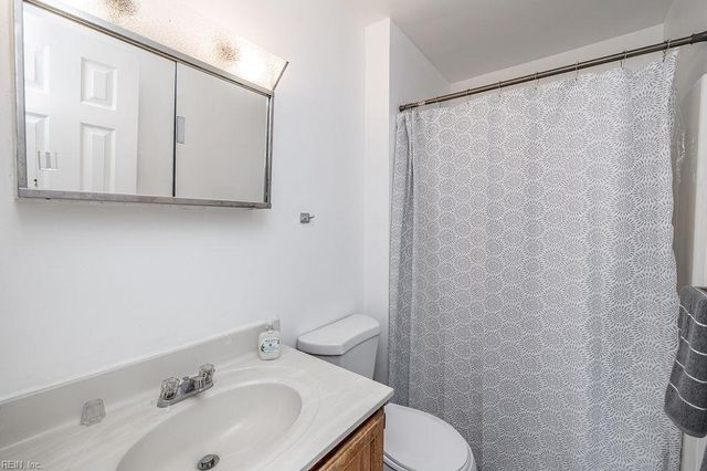 1605 Stone Moss Reach Apt B, Chesapeake, VA 23320