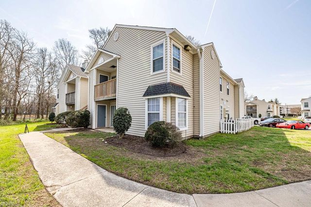 1605 Stone Moss Reach Apt B, Chesapeake, VA 23320