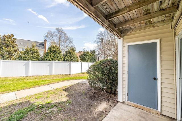 1605 Stone Moss Reach Apt B, Chesapeake, VA 23320