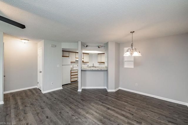 1605 Stone Moss Reach Apt B, Chesapeake, VA 23320