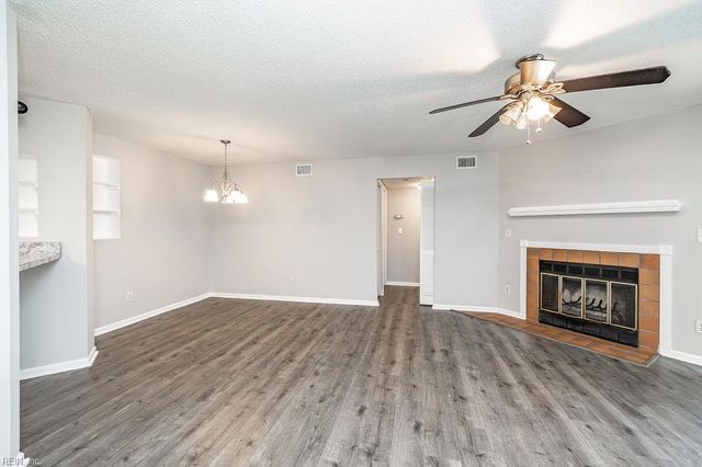 1605 Stone Moss Reach Apt B, Chesapeake, VA 23320