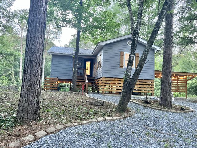 56 Landing Rd., Hattiesburg, MS 39401