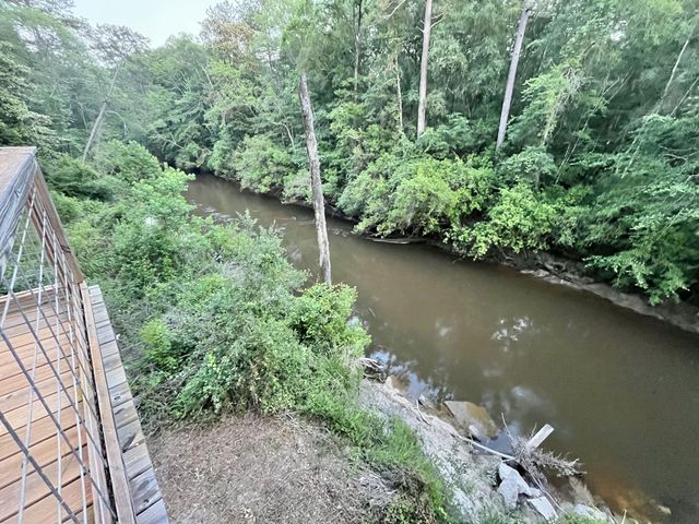 56 Landing Rd., Hattiesburg, MS 39401