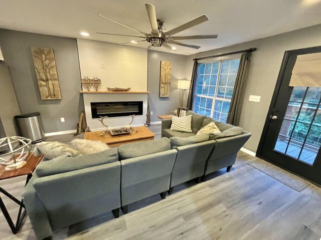 56 Landing Rd., Hattiesburg, MS 39401