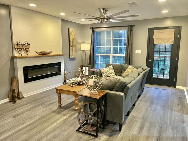 56 Landing Rd., Hattiesburg, MS 39401