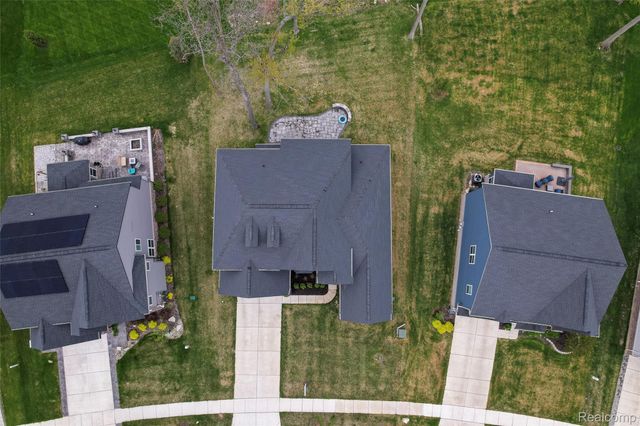 343 Amelia Circle, South Lyon, MI 48178