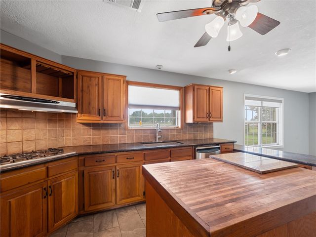 17645 Highway 6, Navasota, TX 77868