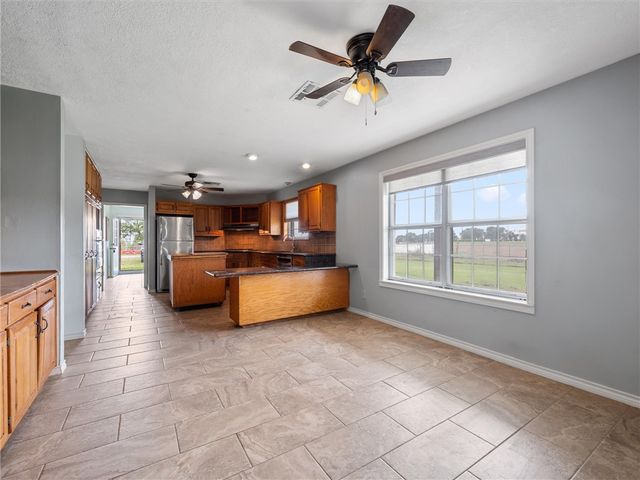 17645 Highway 6, Navasota, TX 77868