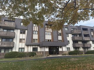 13000 W Heiden Circle 3105, Lake Bluff, IL 60044