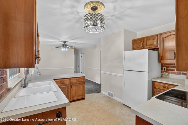 12419 E Greenfield Road, Lansing, MI 48917