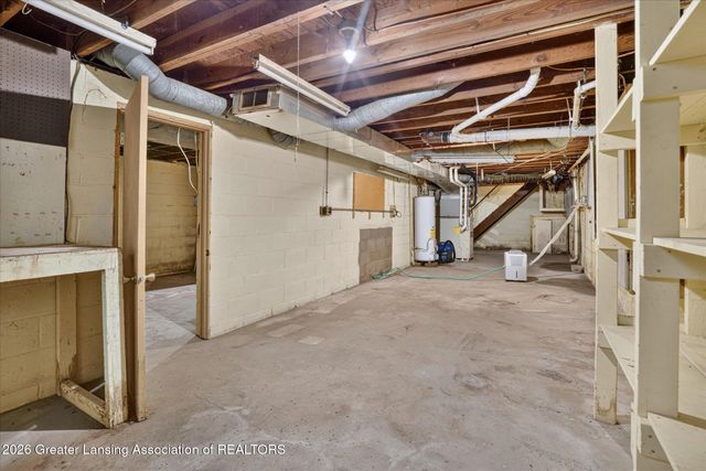 12419 E Greenfield Road, Lansing, MI 48917