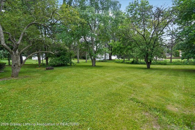 12419 E Greenfield Road, Lansing, MI 48917