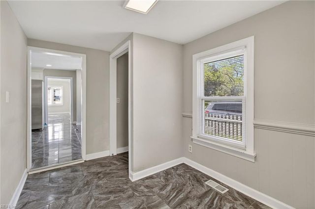2747 Jamestown AVE, Hampton, VA 23661