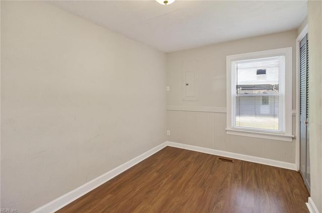 2747 Jamestown AVE, Hampton, VA 23661