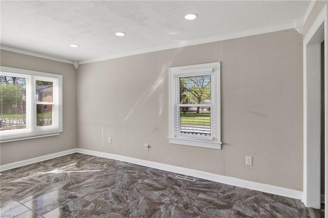 2747 Jamestown AVE, Hampton, VA 23661