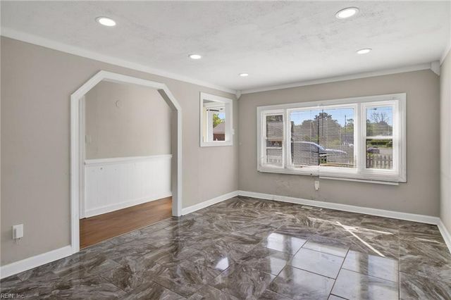 2747 Jamestown AVE, Hampton, VA 23661