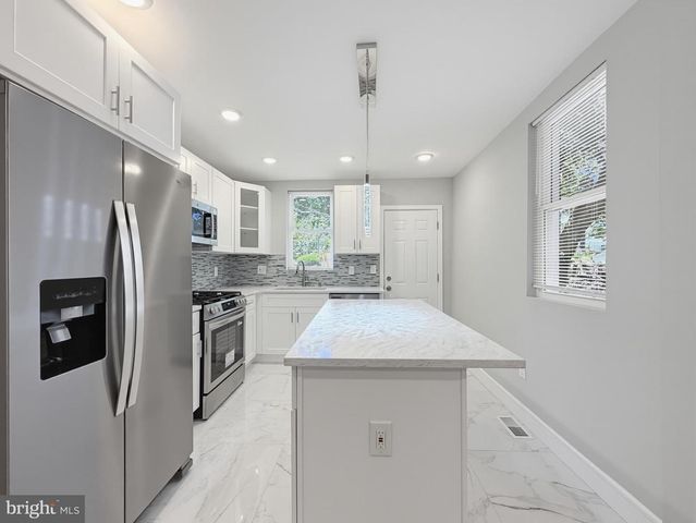 6814 N 7TH ST, Philadelphia, PA 19126