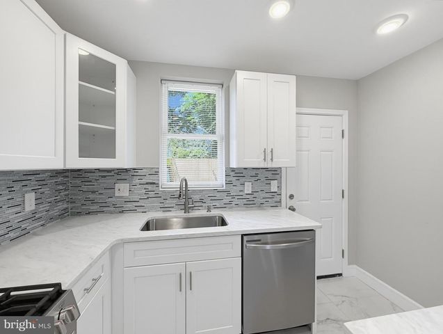 6814 N 7TH ST, Philadelphia, PA 19126