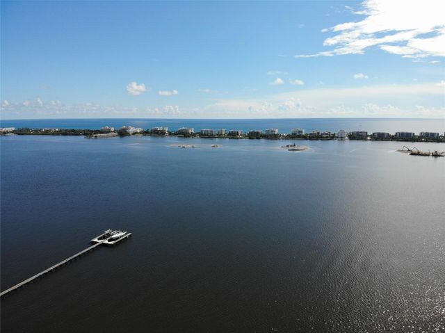 922 S Palmway, Lake Worth Beach, FL 33460