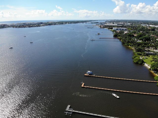 922 S Palmway, Lake Worth Beach, FL 33460