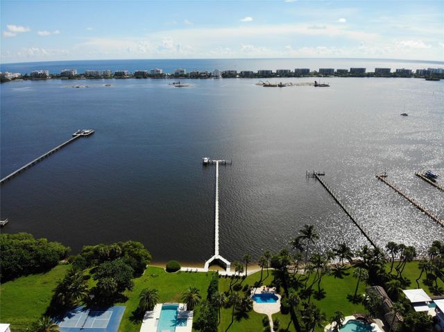 922 S Palmway, Lake Worth Beach, FL 33460