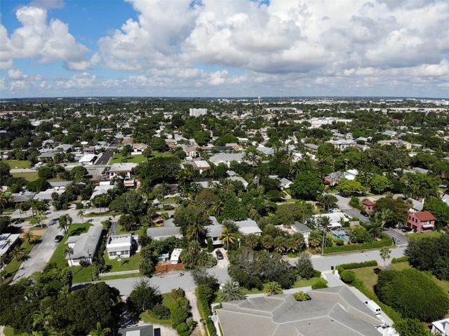 922 S Palmway, Lake Worth Beach, FL 33460