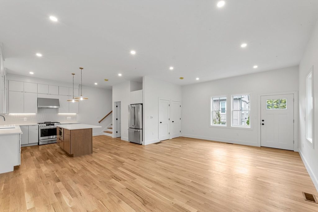 142 Birch Street 2, Boston, MA 02131