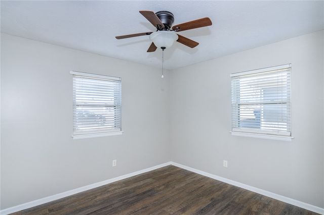 1208 NE 3rd Street, Bentonville, AR 72712