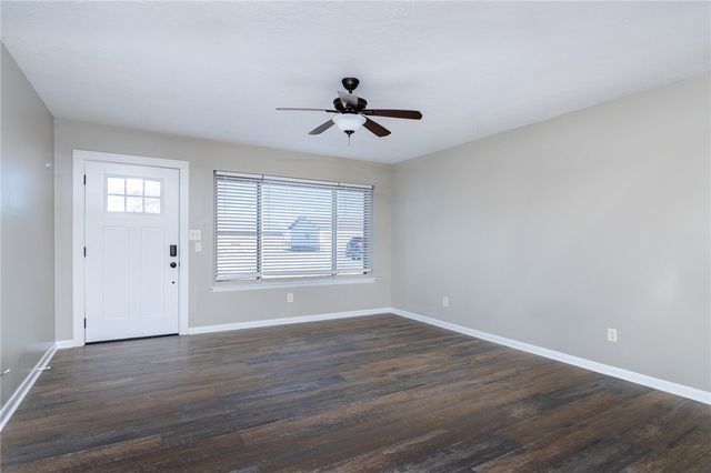 1208 NE 3rd Street, Bentonville, AR 72712