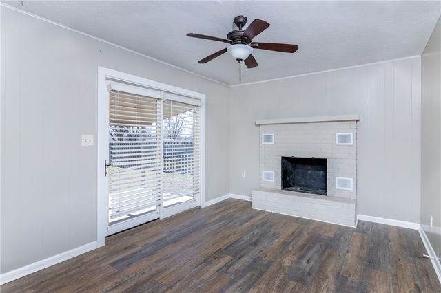 1208 NE 3rd Street, Bentonville, AR 72712