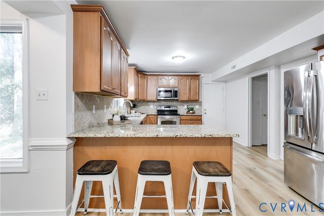 5808 Oak Knoll Rd, Midlothian, VA 23112