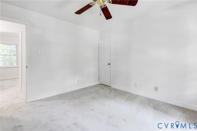 5808 Oak Knoll Rd, Midlothian, VA 23112