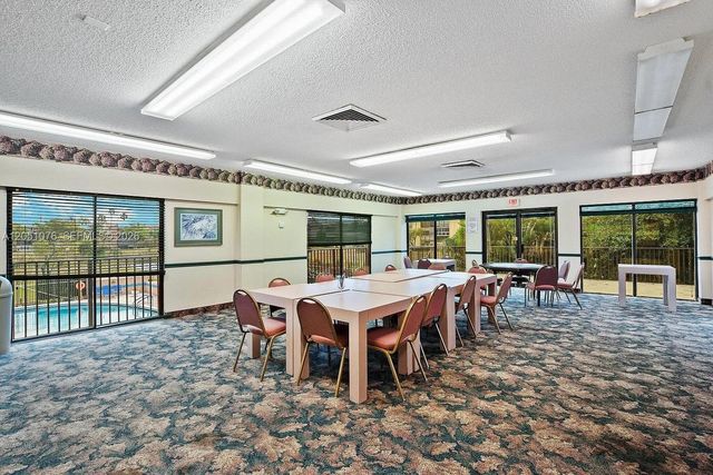 7220 Lake Cir Drive 301, Margate, FL 33063