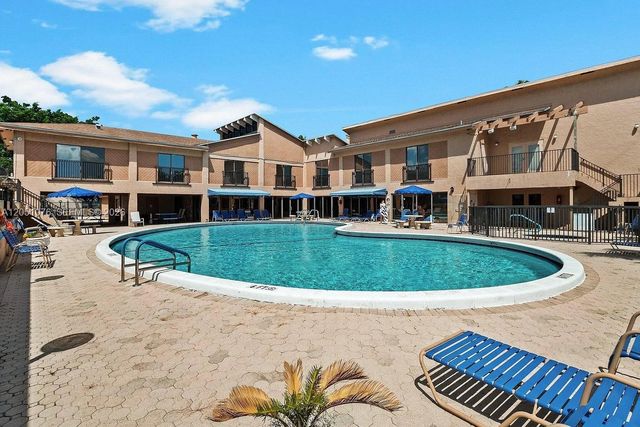 7220 Lake Cir Drive 301, Margate, FL 33063