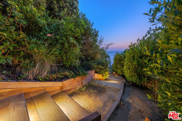 32804 Pacific Coast Highway, Malibu, CA 90265