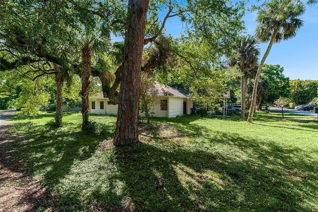 2486 Granada Avenue, Vero Beach, FL 32960