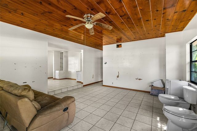 2486 Granada Avenue, Vero Beach, FL 32960