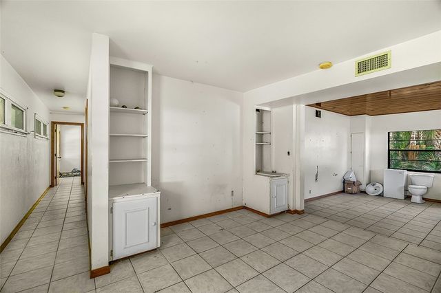 2486 Granada Avenue, Vero Beach, FL 32960