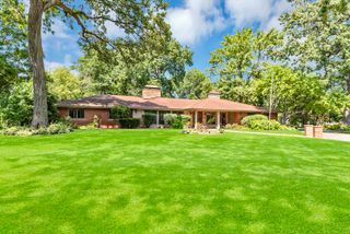 370 Oakwood Court, Palatine, IL 60067