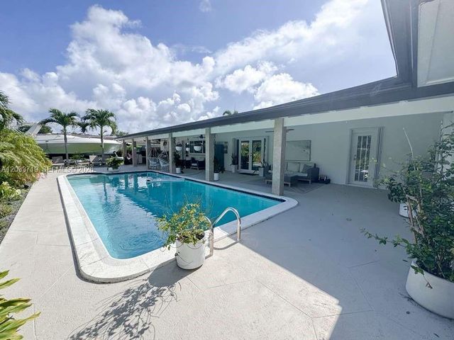 14500 SW 84th Avenue, Palmetto Bay, FL 33158