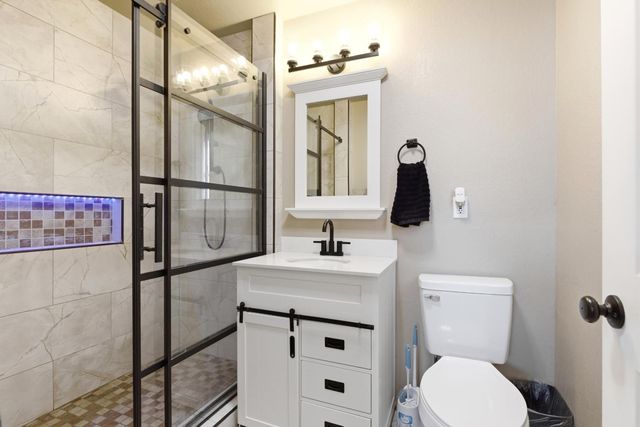 3432 Colonial Dr, Modesto, CA 95350