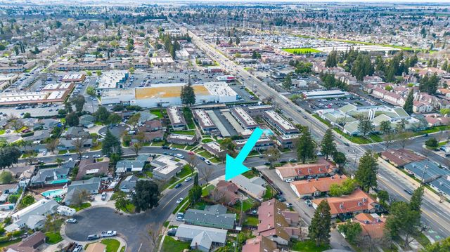 3432 Colonial Dr, Modesto, CA 95350