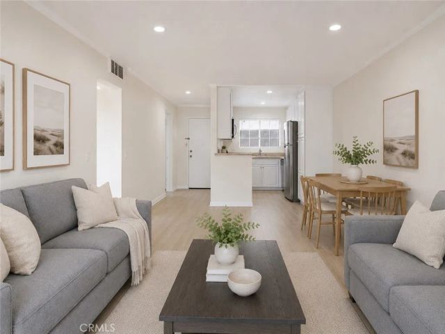 5510 Owensmouth 212, Woodland Hills, CA 91367