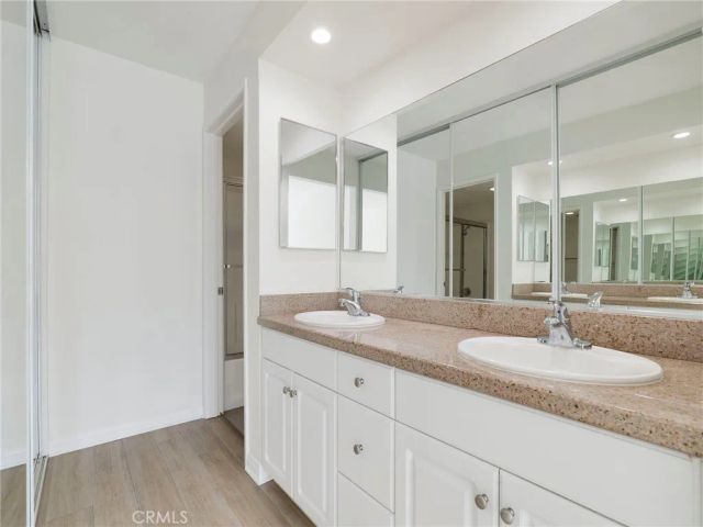5510 Owensmouth 212, Woodland Hills, CA 91367