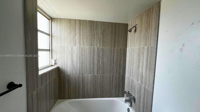 1811 Jefferson St 705, Hollywood, FL 33020