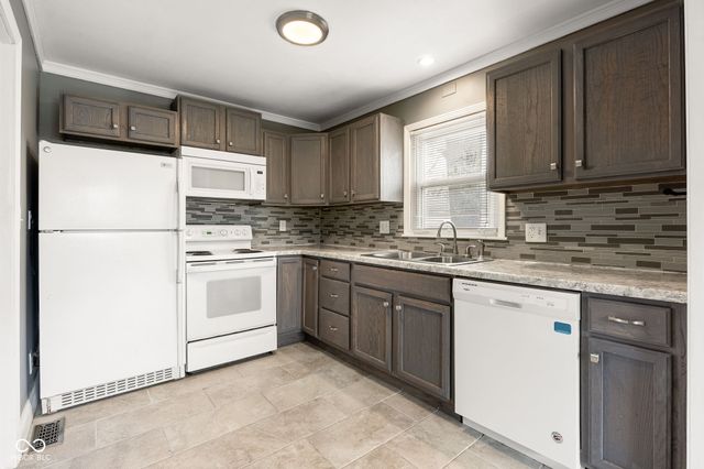 824 W Vinyard Street, Anderson, IN 46011