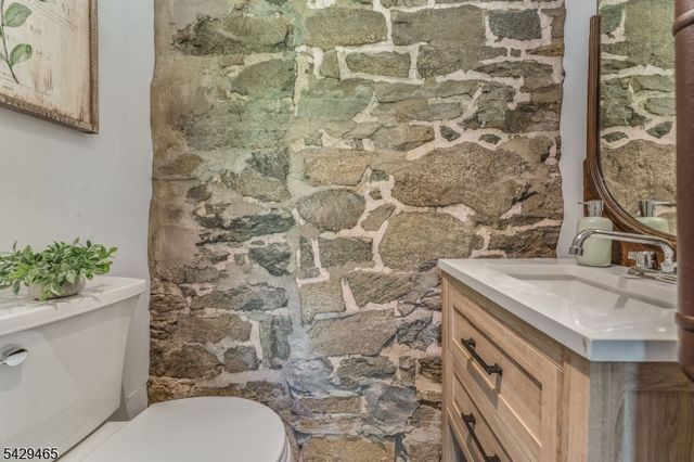 130 Shire Rd, Holland Twp., NJ 08848