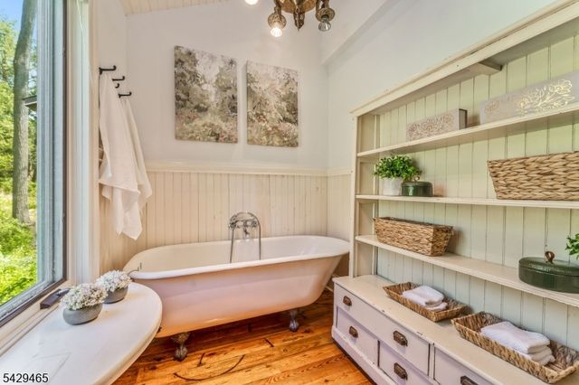 130 Shire Rd, Holland Twp., NJ 08848