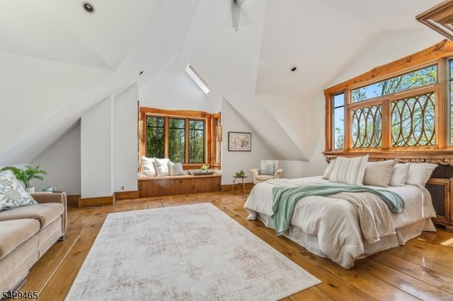 130 Shire Rd, Holland Twp., NJ 08848