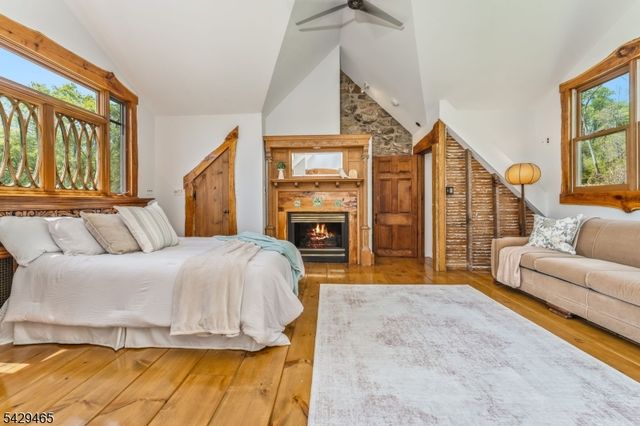130 Shire Rd, Holland Twp., NJ 08848